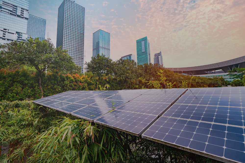 Parco eolico e impianto fotovoltaico in Italia